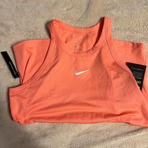 Nike top